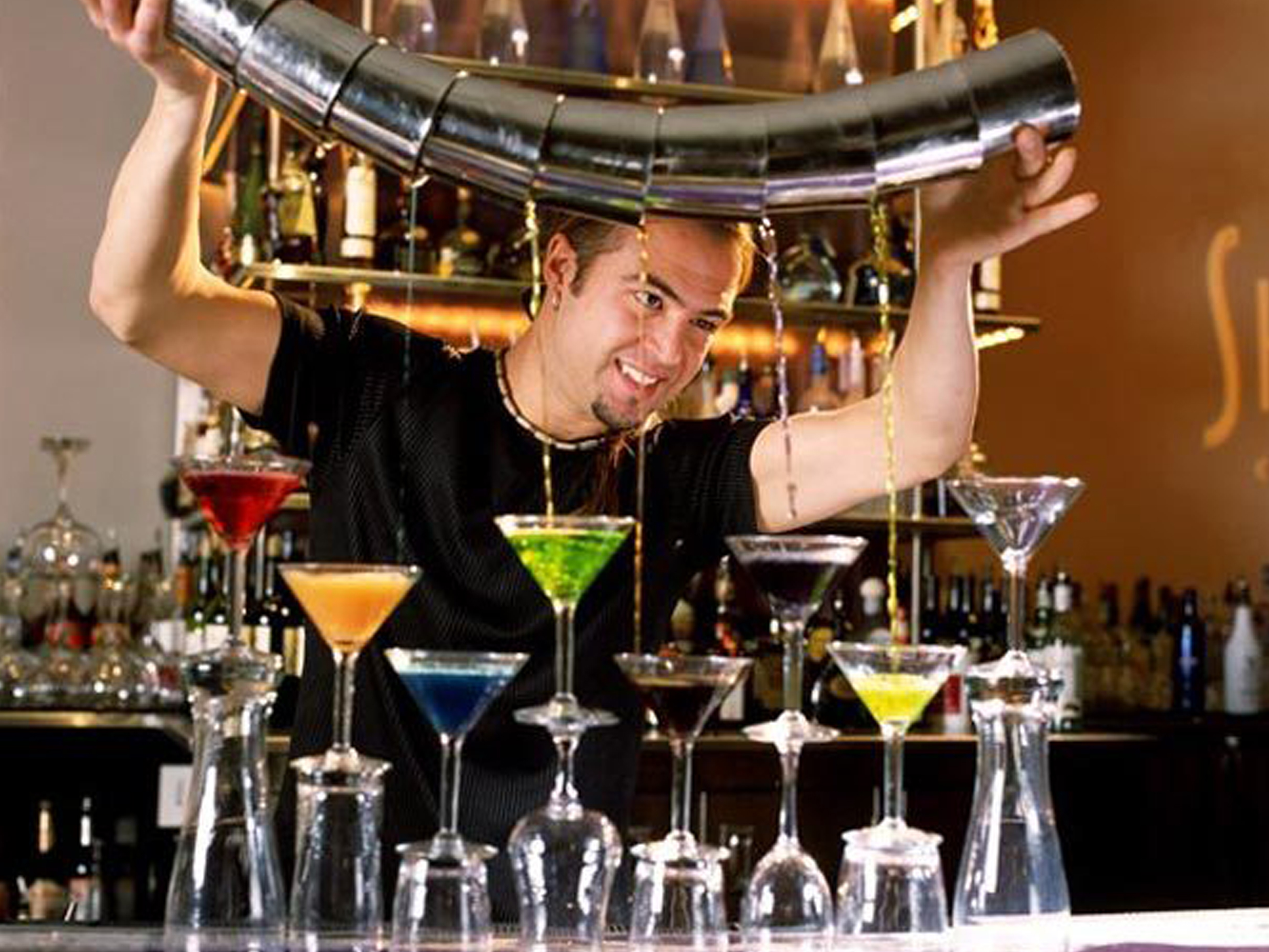 empresas de organización de eventos, eventos Barcelona, cocteleria, acrobatica, cocteles, 